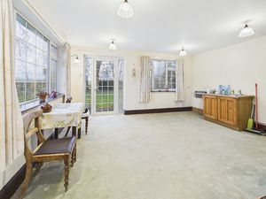 Sitting Room- click for photo gallery